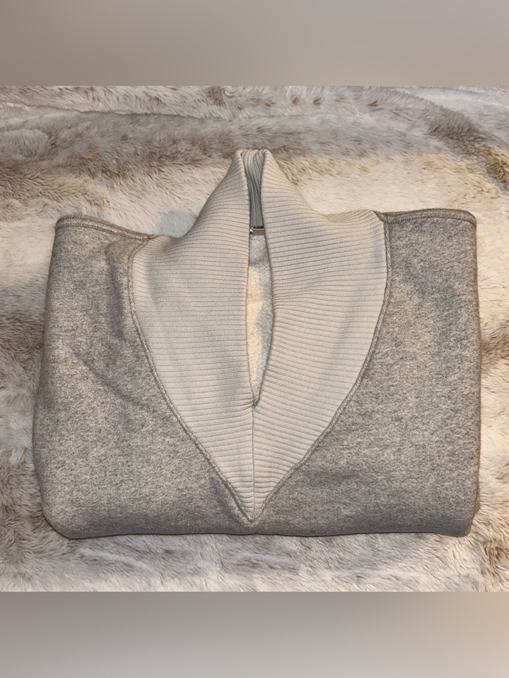 Agolde Light Gray V-Neck Pullover Sweater - Picture 3 of 3